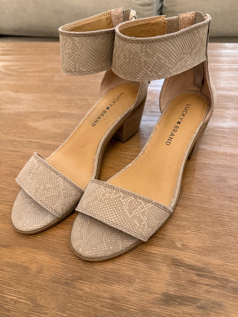 Lucky Brand Beige Textured Ankle-Strap Block Heel Sandals